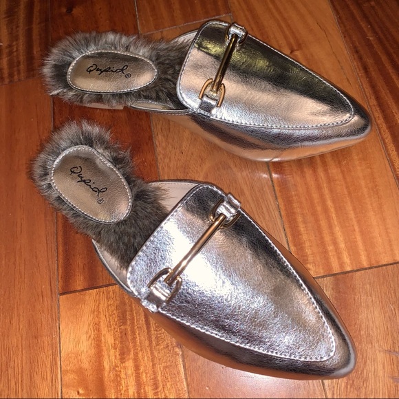 NEW Qupid Fur Silver Metallic Pointed Mules Loafers Flats - Picture 3 of 11